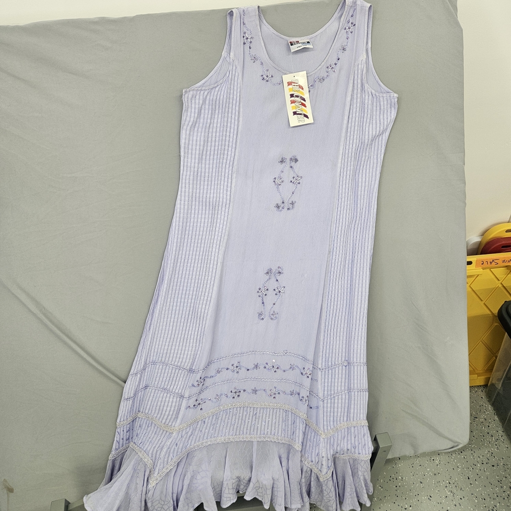 Elegant Lavender Maxi Dress with Embroidery